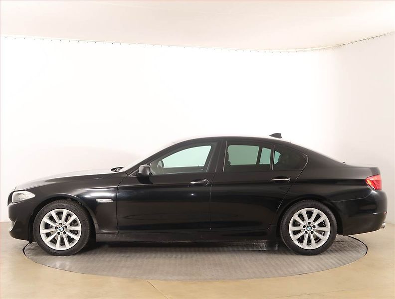 BMW Řada 5 (2012) 520d, Automat, Serv.kniha - fotka 3 z 20