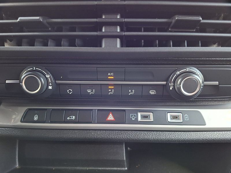 Peugeot Expert FG L3 2.0 BHDi 180k EAT8 - fotka 21 z 23