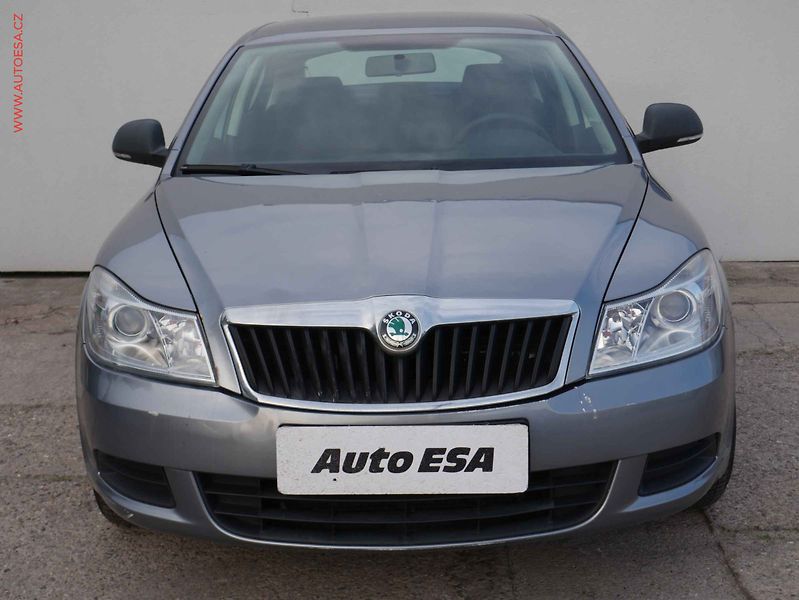 Škoda Octavia (2011) 1.2TSi, 1.maj,ČR, AC, STK4/28 - fotka 2 z 15