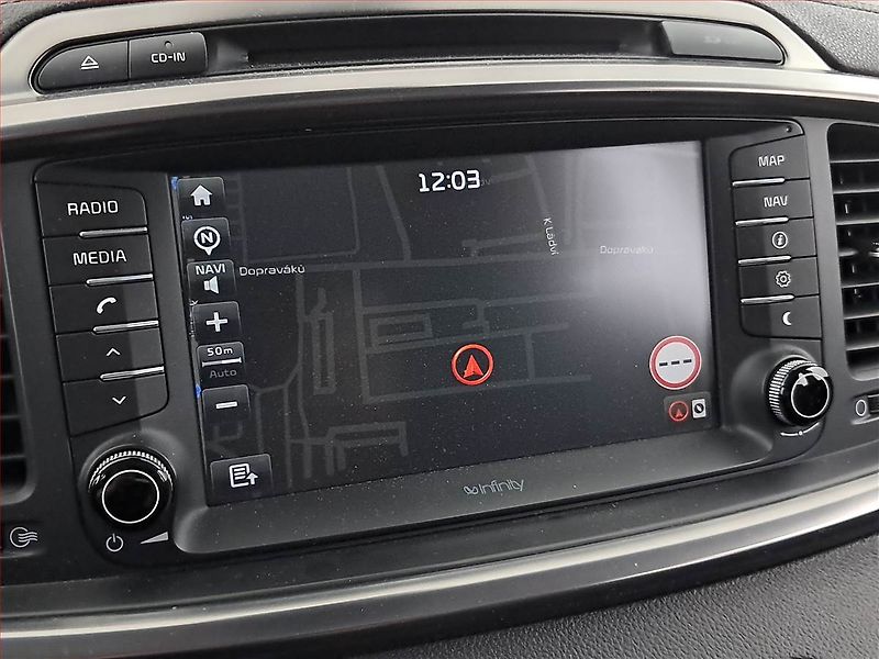Kia Sorento (2016) 2.2 CRDi, 4X4, Automat, Kůže - fotka 17 z 23