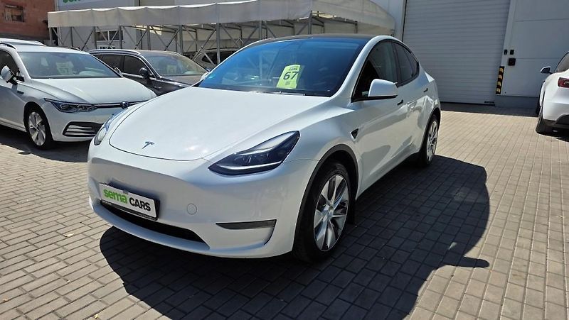 Tesla Model Y (2023) Long Range AWD DE SoH 92,4% - fotka 2 z 41