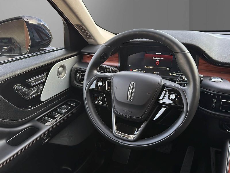Lincoln Aviator (2024) - fotka 20 z 38