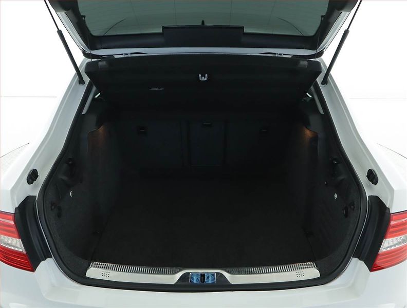 Škoda Superb (2014) 3.6 FSI V6, 4X4, Automat - fotka 14 z 18