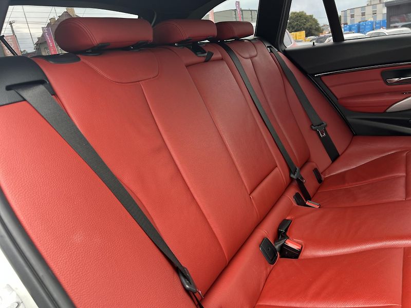 BMW Řada 3 320D M-PAKET X-DRIVE AUTOMAT - fotka 38 z 52