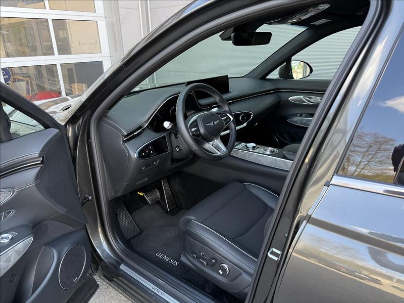 Genesis GV70 2,5 T AWD AT  Sport - fotka 9 z 22