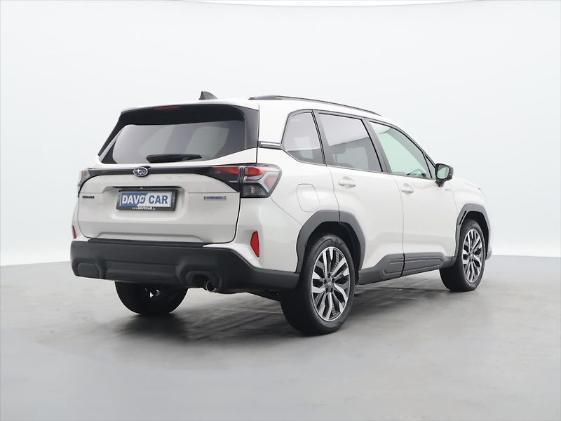 Subaru Forester 2,0 e-EyeSight 100kW CZ CVT - fotka 7 z 35