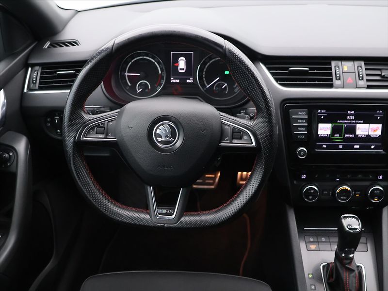 Škoda Octavia 2,0 TDI RS 135kW DSG Challenge - fotka 18 z 32