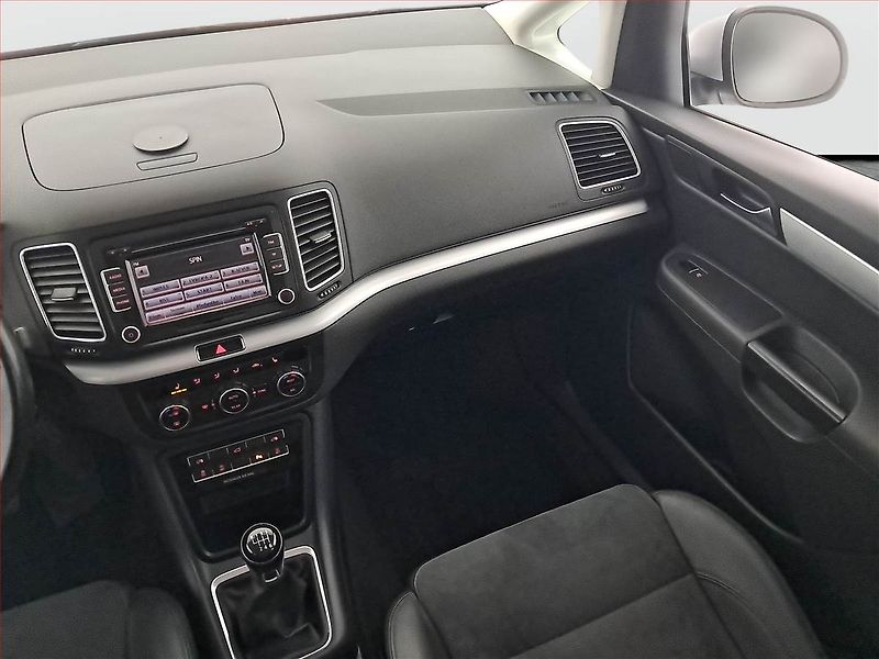 Volkswagen Sharan (2015) 2.0 TDI, 4X4, 7 míst, ČR - fotka 8 z 22