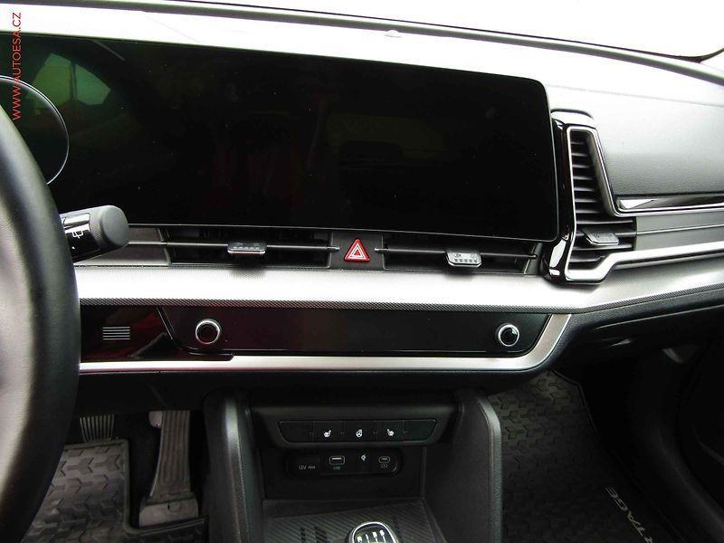 Kia Sportage (2022) 1.6 T-GDi, 1.maj,ČR, TOP - fotka 14 z 26