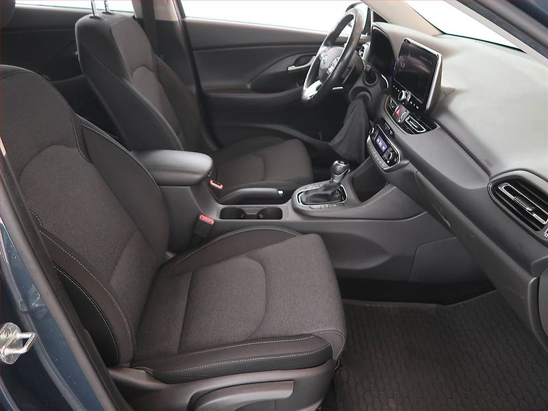 Hyundai i30 (2021) 1.5 T-GDI MHEV, Automat - fotka 9 z 12