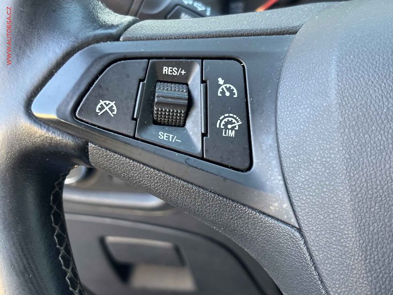 Opel Astra (2017) 1.6CDTi, AC, navi - fotka 13 z 18