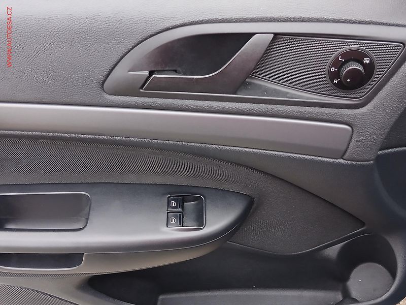 Škoda Octavia (2011) 1.6i, 2.maj,ČR - fotka 11 z 15