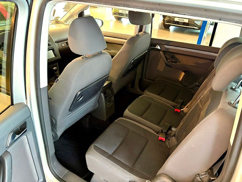 Volkswagen Touran (2011) 2.0 TDI KLIMA TEMPOMAT - fotka 10 z 15