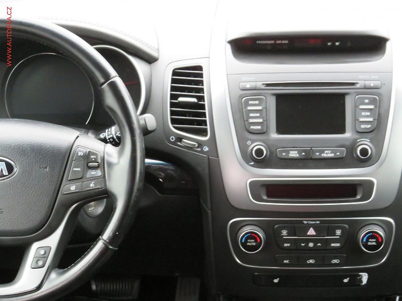 Kia Sorento (2015) 2.2CRDi, 2.maj,ČR, AT - fotka 11 z 29