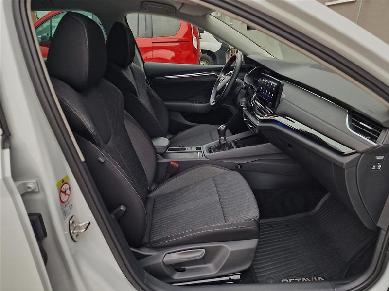 Škoda Octavia 2.0 TDI 110kw Style,ČR,1.Maj. - fotka 14 z 50