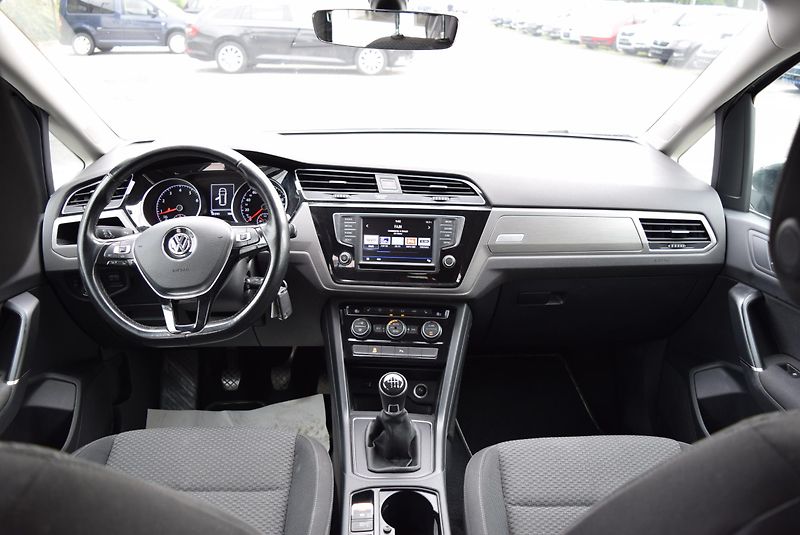Volkswagen Touran (2017) 1.4TSI 110kw 7MÍST CLBMT APP  - fotka 19 z 46