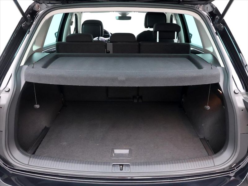 Volkswagen Tiguan 1,5 TSI 110kW LED Virtual Navi - fotka 10 z 39