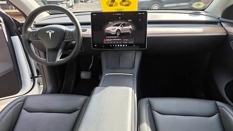 Tesla Model Y (2023) LR AWD Berlin Záruka SoH 92,9% - fotka 16 z 39