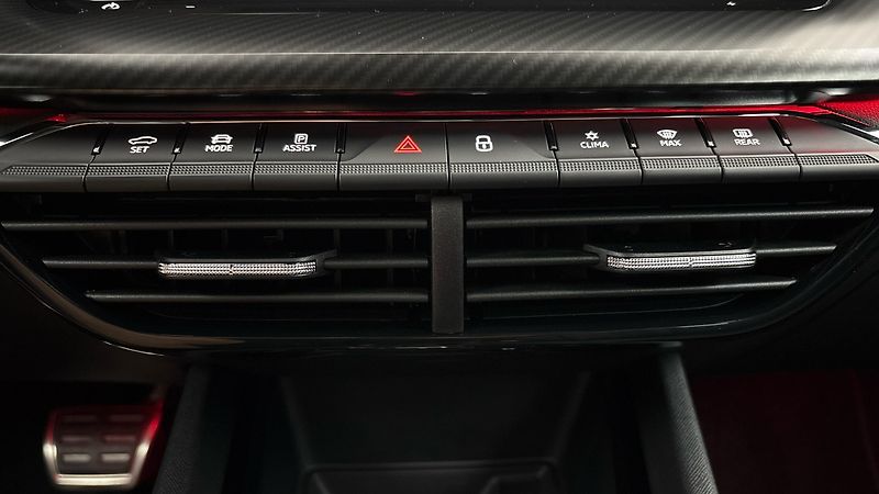 Škoda Octavia 2.0 TDI DSG RS - fotka 13 z 33