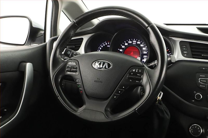 Kia Ceed (2016) 1.4 CVVT, Tempomat - fotka 11 z 12