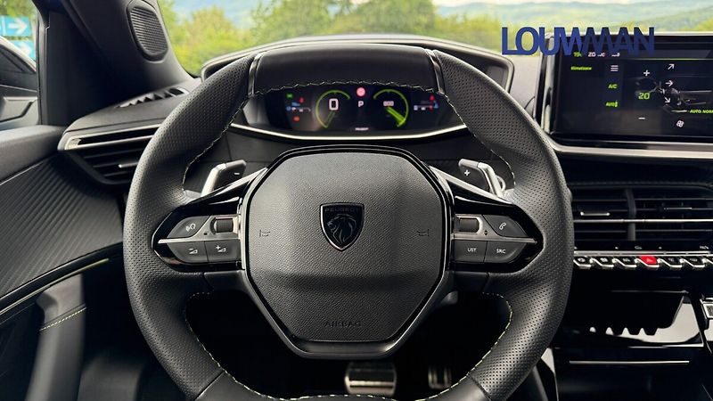 Peugeot 2008 GT 1.2PT - fotka 7 z 30