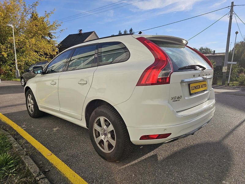 Volvo XC60 (2015) D4 AWD TAŽNÉ AUTOMAT - fotka 3 z 17