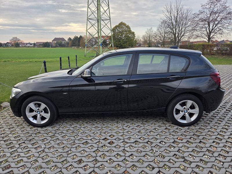 BMW Řada 1 (2011) 118i 125 kW, sport, xenon - fotka 4 z 23