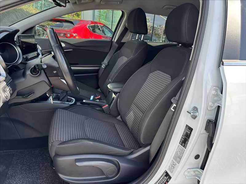 Kia Ceed 1,5 TGDi TOP ZÁRUKA KAMERA - fotka 10 z 40
