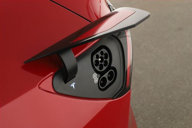 Tesla Model Y (2022) RWD LFP 60kWh, SoH 93% - fotka 16 z 24
