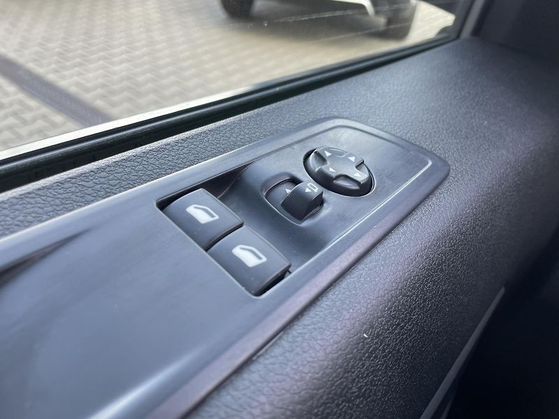 Peugeot Traveller ALLURE L2 2.0 BHDi 130 kW - fotka 22 z 31