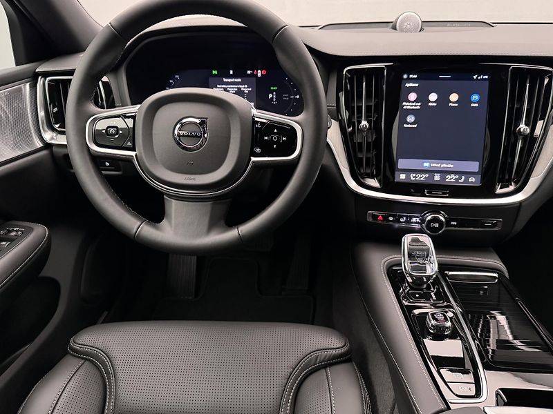 Volvo V60 (2026) T6 AWD Plug-in DARK ULTRA - fotka 4 z 24