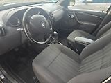 Dacia Duster (2011) 1.6 i 16V - náhled 9