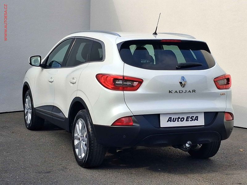 Renault Kadjar (2015) 1.6dCi 4WD, ČR, AC, TZ, park - fotka 6 z 17