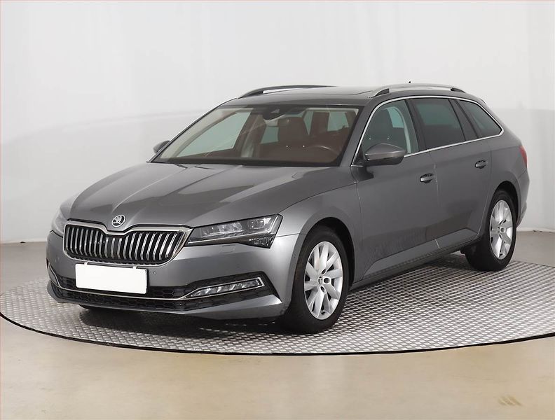 Škoda Superb (2022) Style 2.0 TDI - fotka 2 z 30