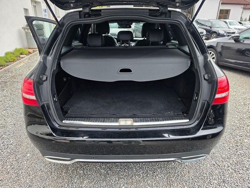 Mercedes-Benz Třídy C (2017) 2.2 D Automat, 4Matic - fotka 13 z 17