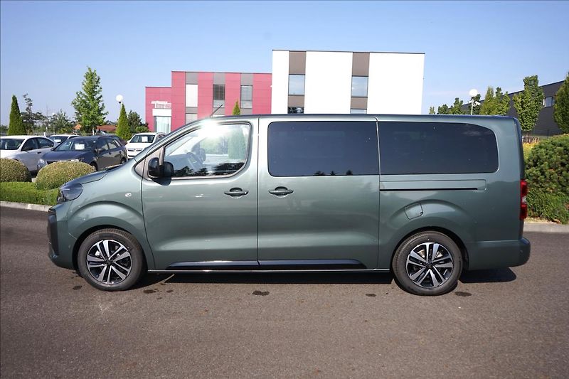 Citroën SpaceTourer (2025) 2,2 BlueHDi 180 EAT8 SHINE XL - fotka 4 z 32