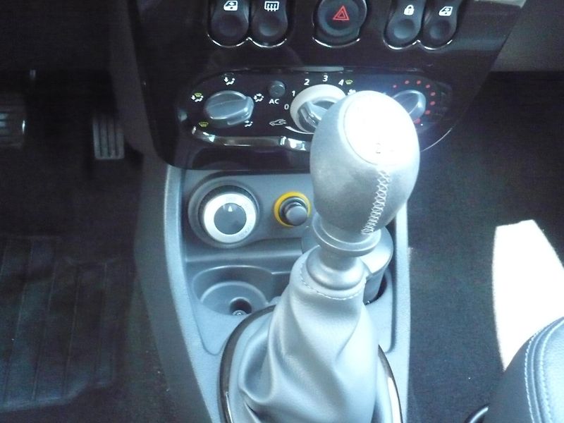 Dacia Duster 1.6i 77Kw 4x4 Prestige Klima - fotka 10 z 29