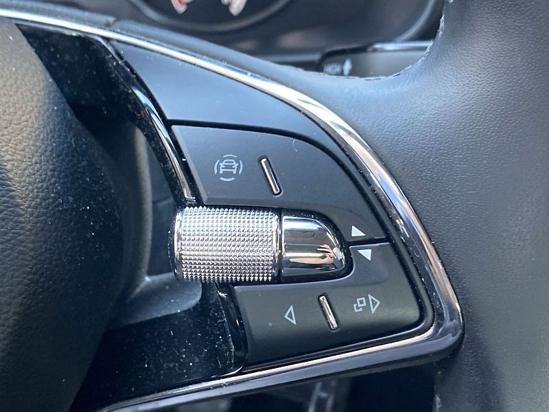 Škoda Kamiq (2021) 1.0 TSI Ambition - fotka 16 z 33