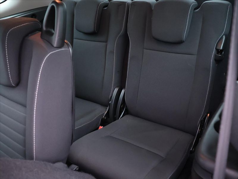 Renault Grand Scénic 1,5 dCi Limited Navi 7-Míst - fotka 15 z 35