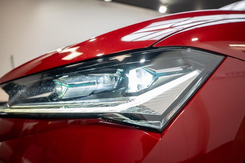 Škoda Superb 2.0 TDI 110 kW L&K - fotka 34 z 43