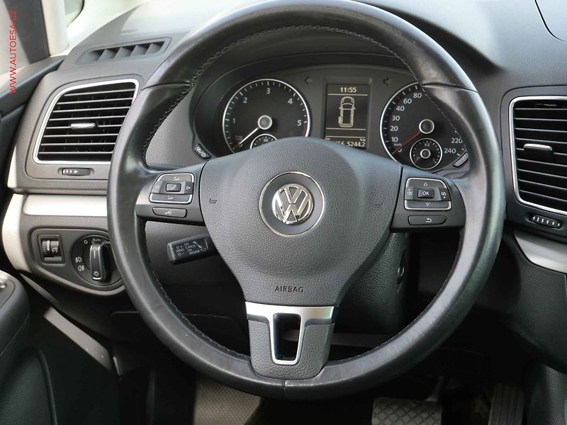 Volkswagen Sharan (2015) 2.0TDi, 2.maj,ČR, DSG, AC - fotka 16 z 25
