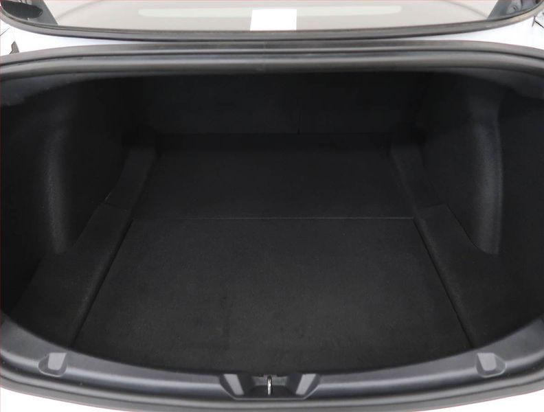 Tesla Model 3 (2021) Long Range 4WD 79kWh, SoH 81% - fotka 13 z 33