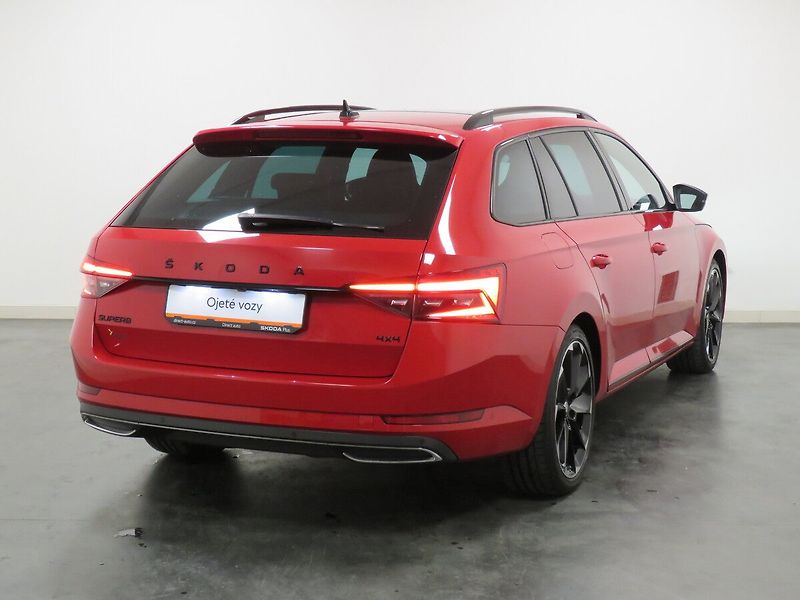 Škoda Superb - fotka 2 z 25