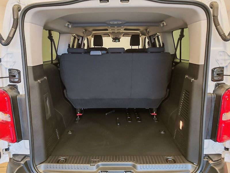 Toyota ProAce Verso 2,0D L2 6MT Combi 8S - fotka 8 z 32