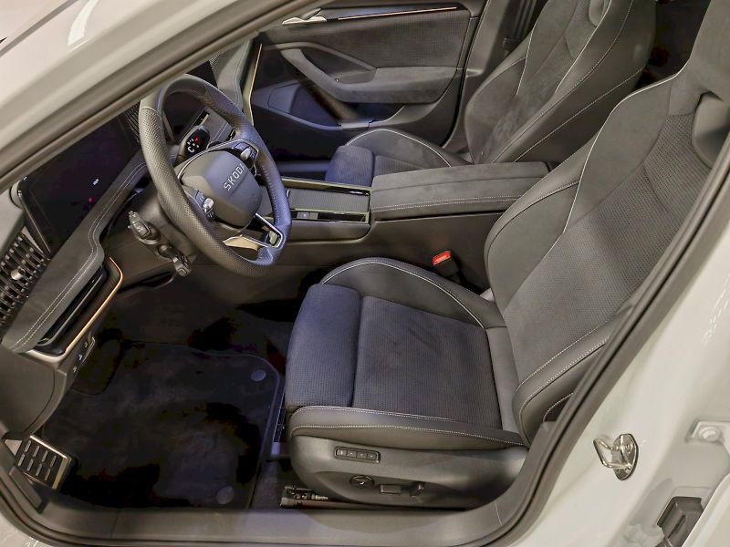 Škoda Superb (2025) Combi 1.5 TSI 110 kW DSG Sport - fotka 22 z 31
