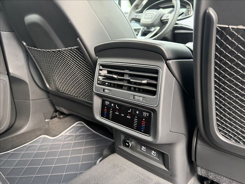 Audi Q7 50 TDI S-line Quattro - fotka 24 z 28