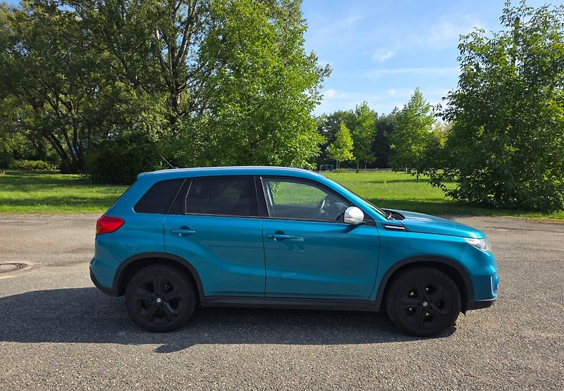 Suzuki Vitara (2017) 1,4  103kW, 4x4, ČR - fotka 7 z 19