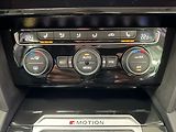 Volkswagen Passat 2.0TSI 200KW DSG 4MOTION R-LIN - náhled 22