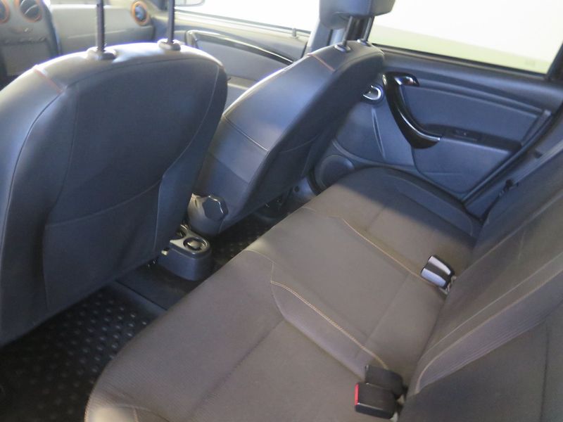 Dacia Duster (2017) 1.6SCe,navi,kamera,klima - fotka 15 z 23