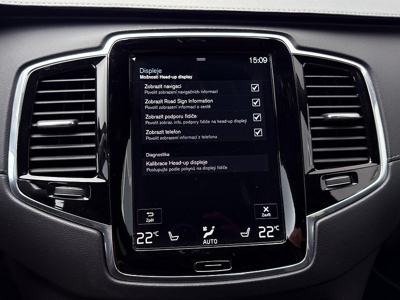Volvo XC90 D5 AWD R-DESIGN PRO // VZDUCH  - fotka 54 z 60